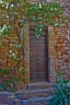 Une porte qui se ferme ou qui s'ouvre au village de Roussillon